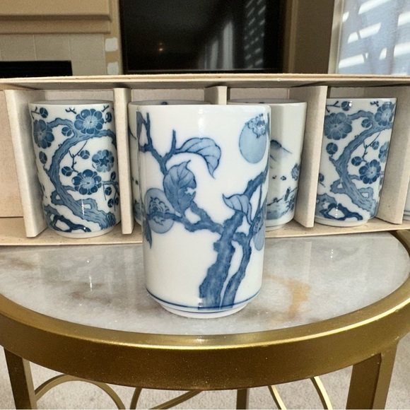 Set of 6 Blue and White Ceramic Sake Drinkware in original box(New) - Picture 5 of 9
